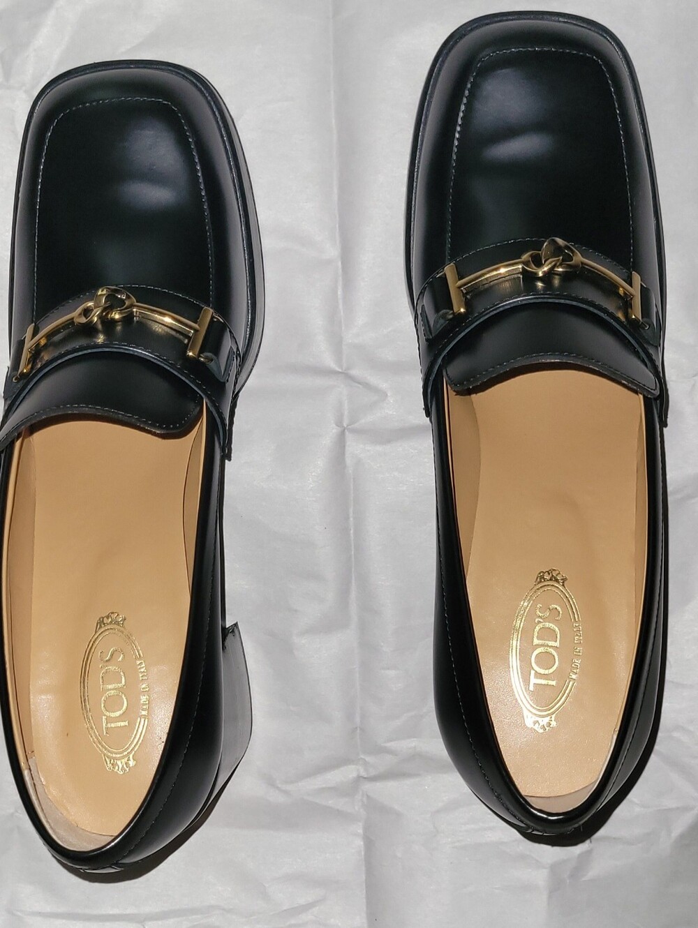 TOD'S Semi-patent Leather Loafers With Gold Hardware Sz 8.5 Pre-owned